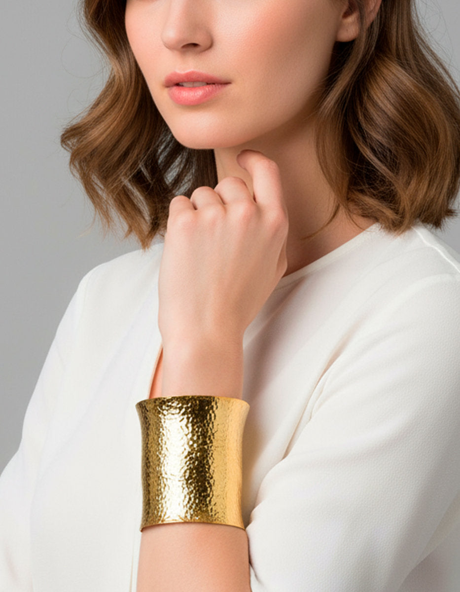 Calcuta gold-plated hammered bracelet