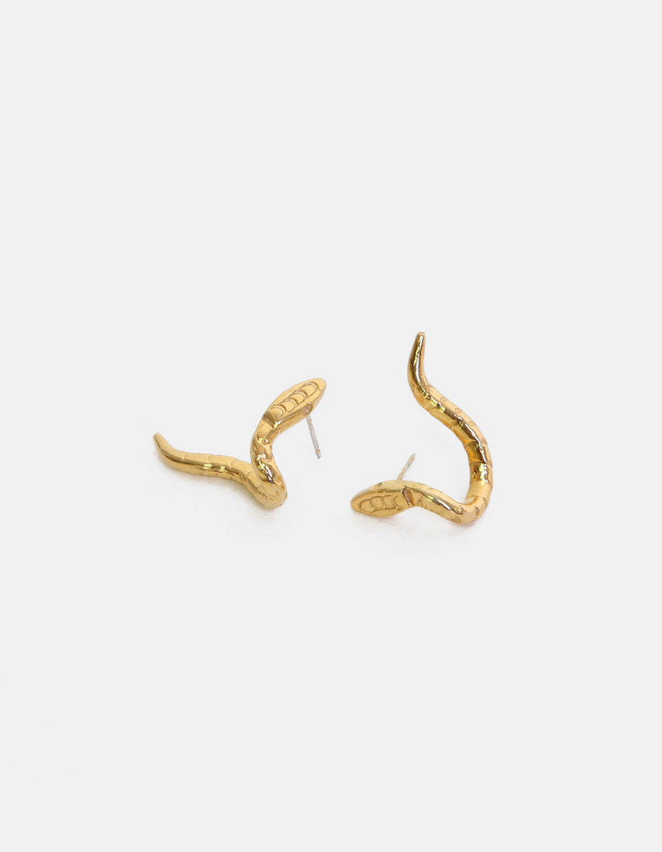 Poison gold-plated hammered snake earrings
