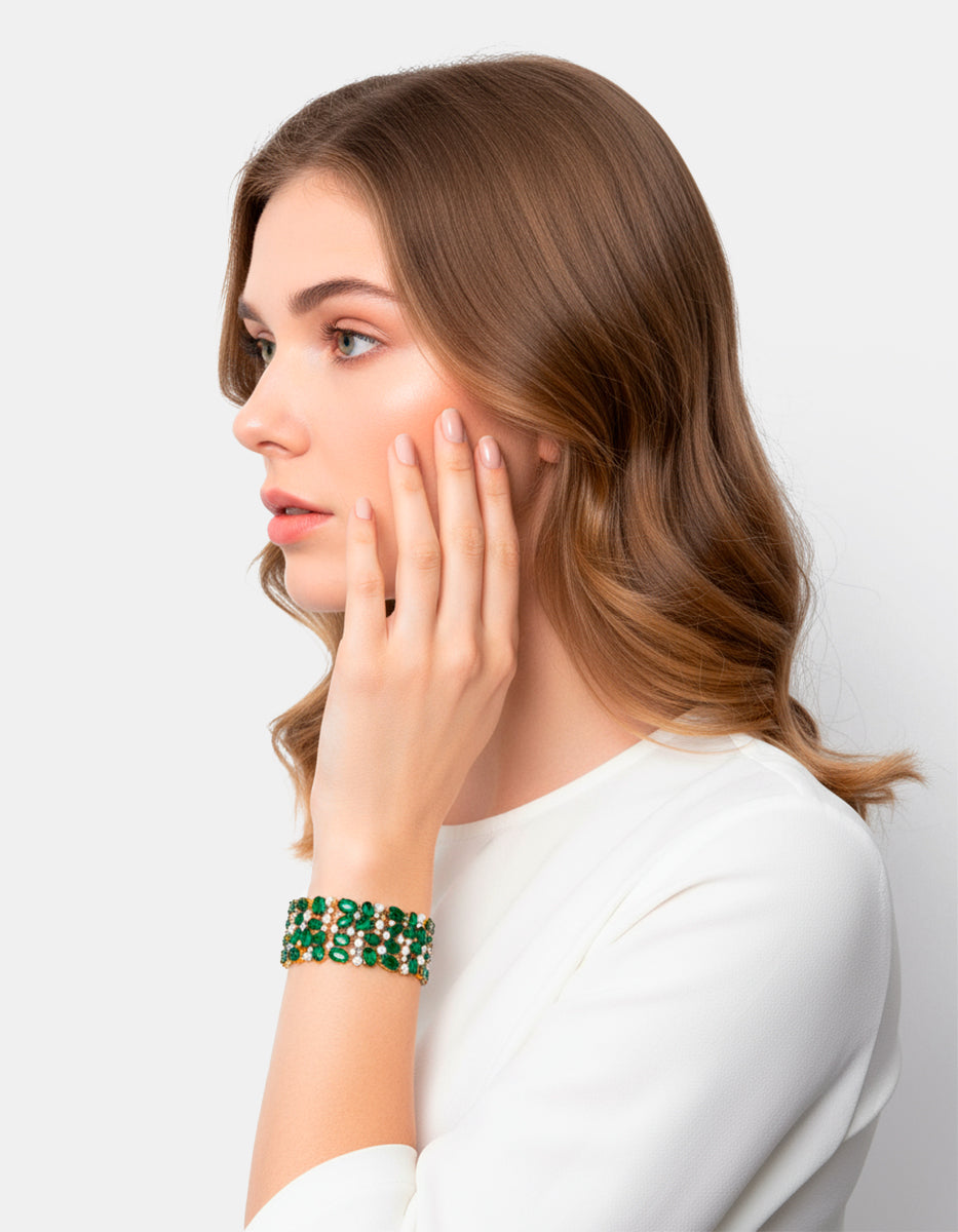 Luxury Color 22k gold-plated with emerald bomaby gems bracelet