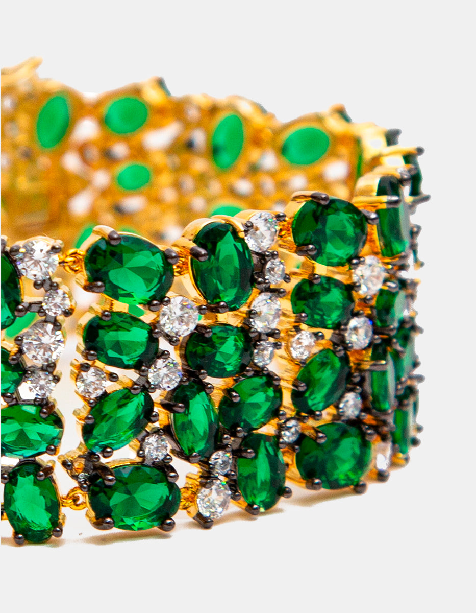 Luxury Color 22k gold-plated with emerald bomaby gems bracelet