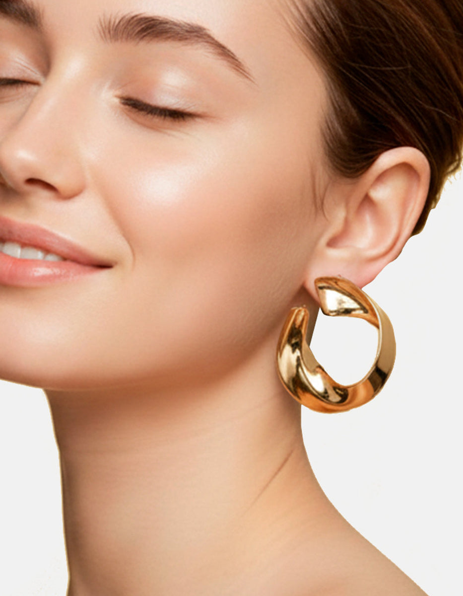 Golden Chic gold-filled curve earrings