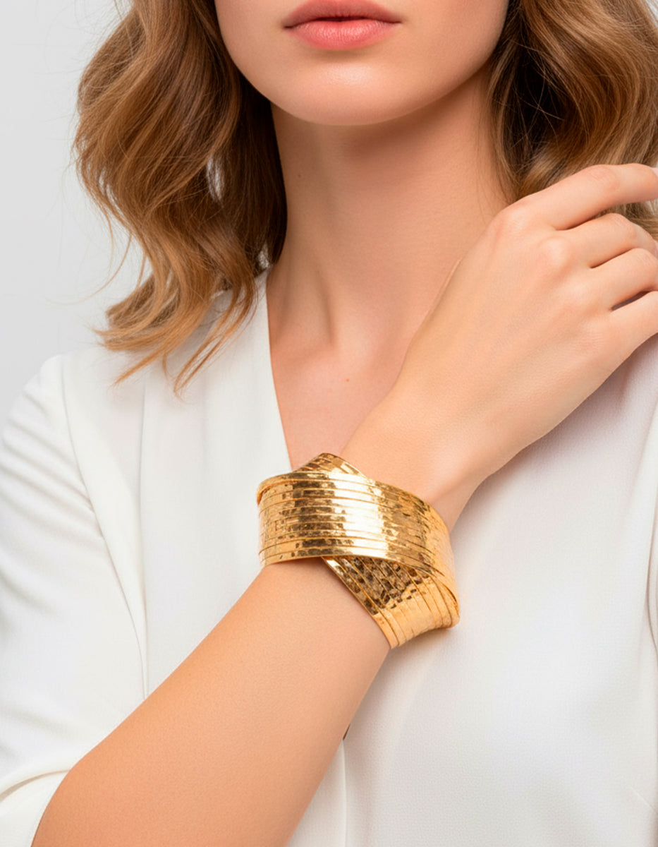 Calcuta gold-plated hammered bracelet