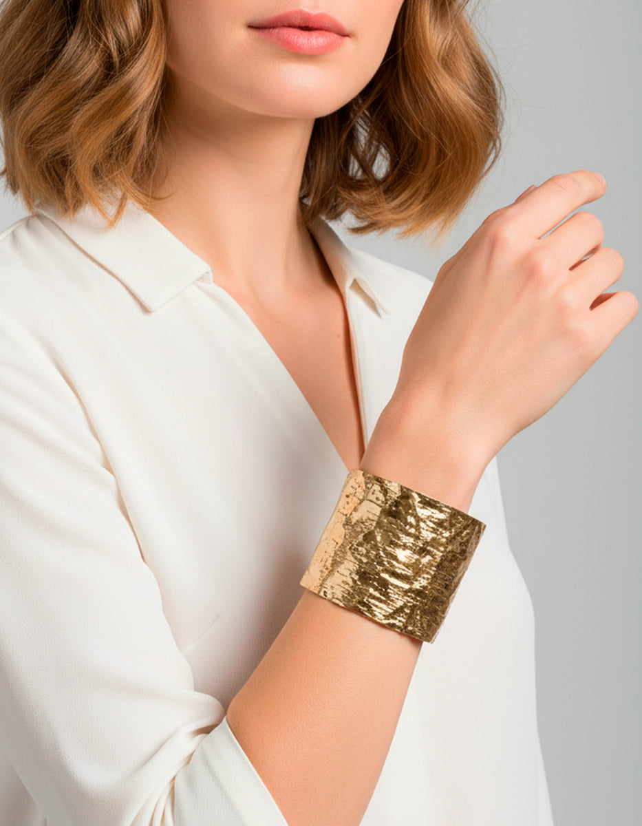 Calcuta gold-plated hammered bracelet