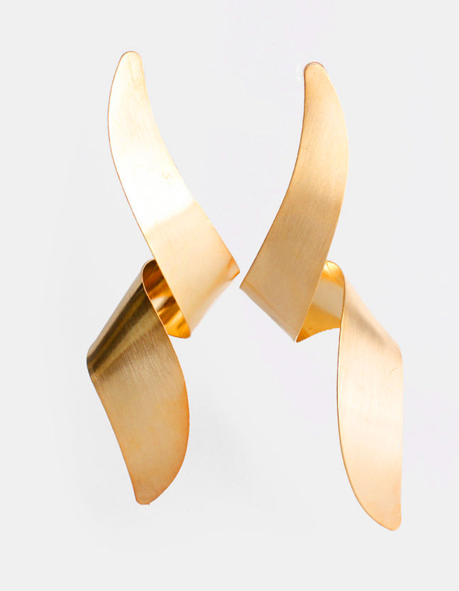 Golden Chic gold-filled curve earrings