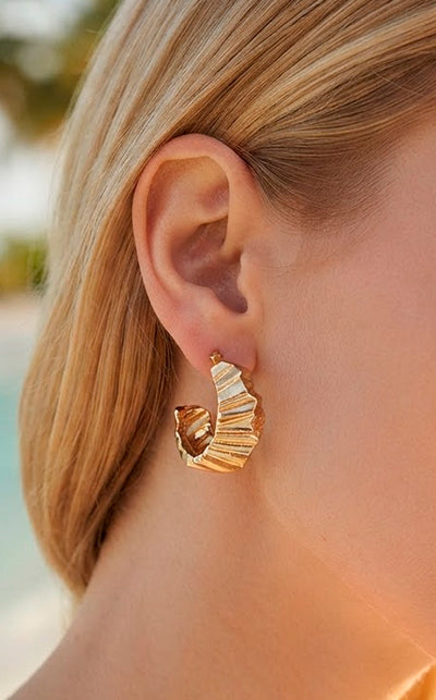 GOLDEN CHIC